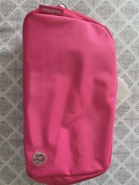 Lululemon Everywhere Belt Bag